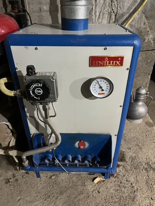Газовый котел UNILUX КГВ-32А на 300 кв/м. Напольный котел