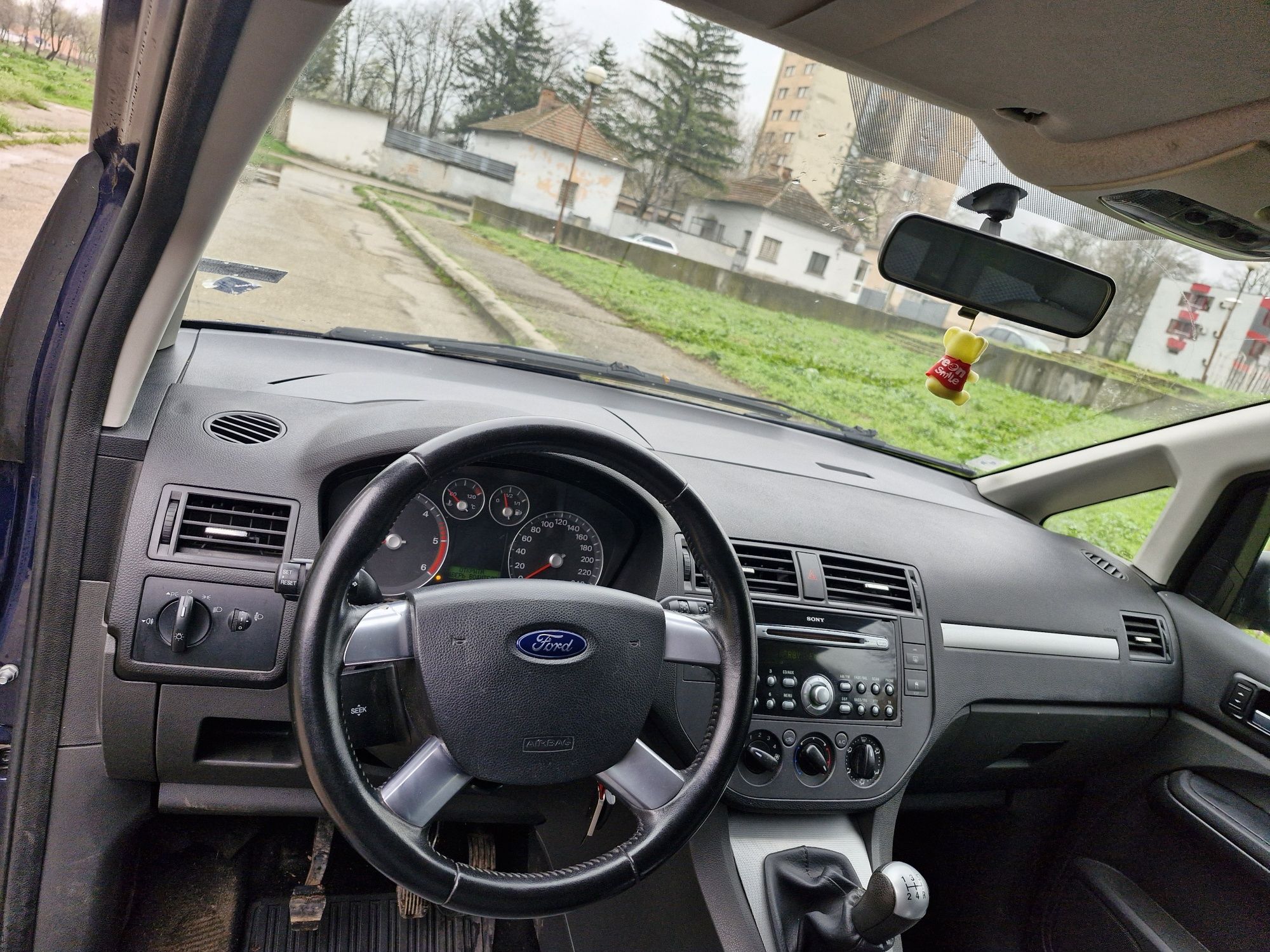 Продавам Ford C Max