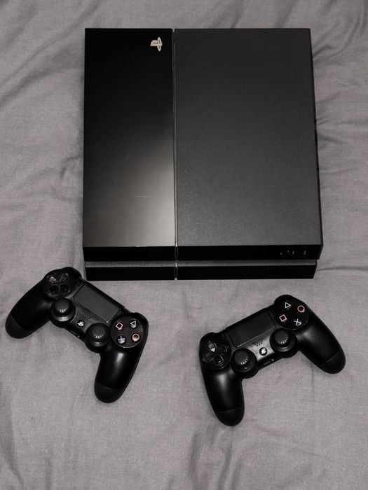 Consola Playstation 4 PS4 500gb cu 2 controllere