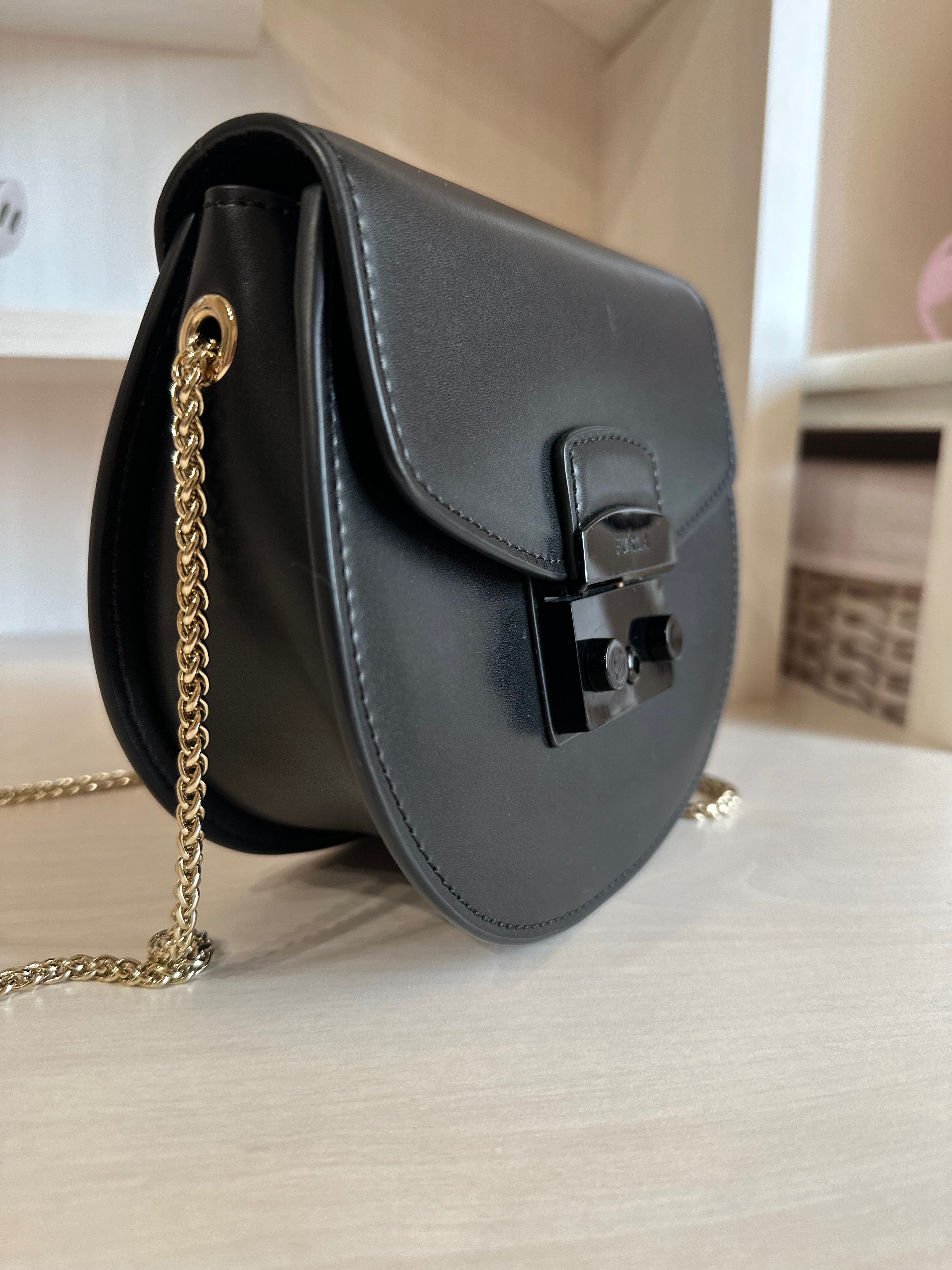 FURLA - черна чанта