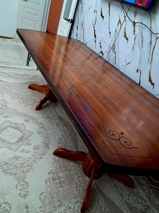 Срочно продам стол для зала