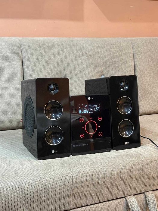 Sistem audio compact LG FB162-D0U complet functional