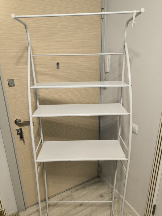 Полки в ванную комнату б/у в хорошем состоянии