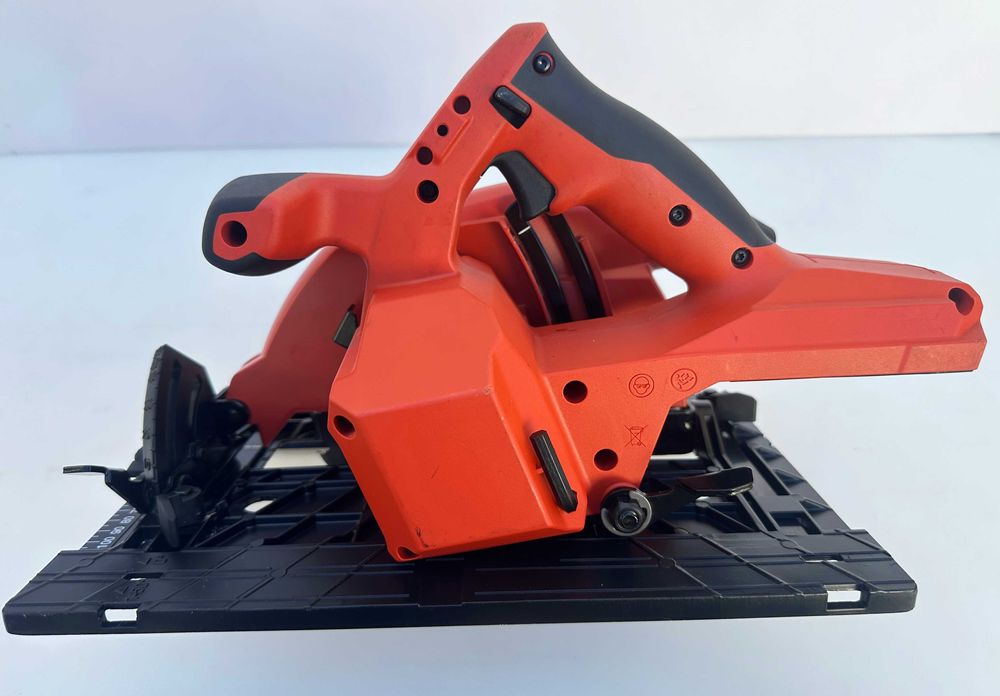 Hilti SC 30WR-22 Nuron - Безчетков ръчен циркуляр неразличим от нов!