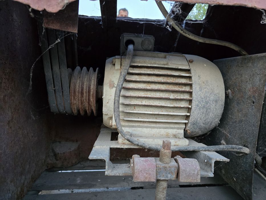 Polizor industrial trifazat