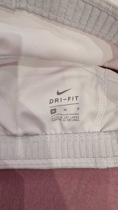 Спортни бюстиета  Nike