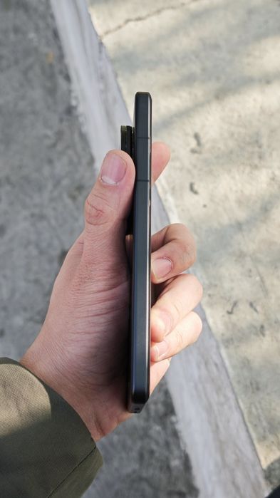 Vivo X200 Ultra 12/256 sotiladi