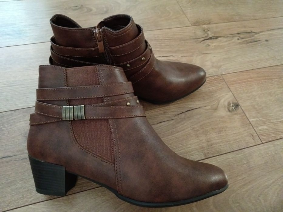 чисто нови дамски боти в кафяв цвят, номер 39.