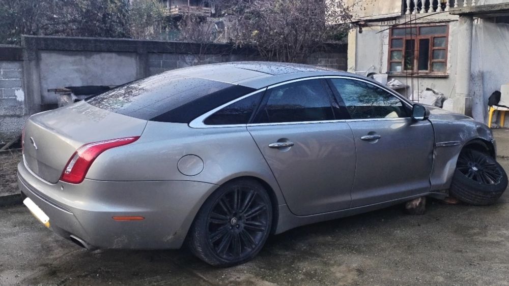 Jaguar XJ Portfolio 2010 ~ 3.0 Diesel 306 DT ~ Avariat