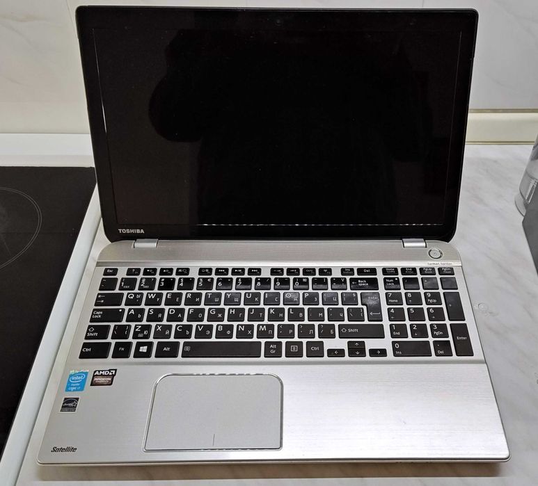 Лаптоп TOSHIBA SATELLITE P50-B-10V за части или ремонт