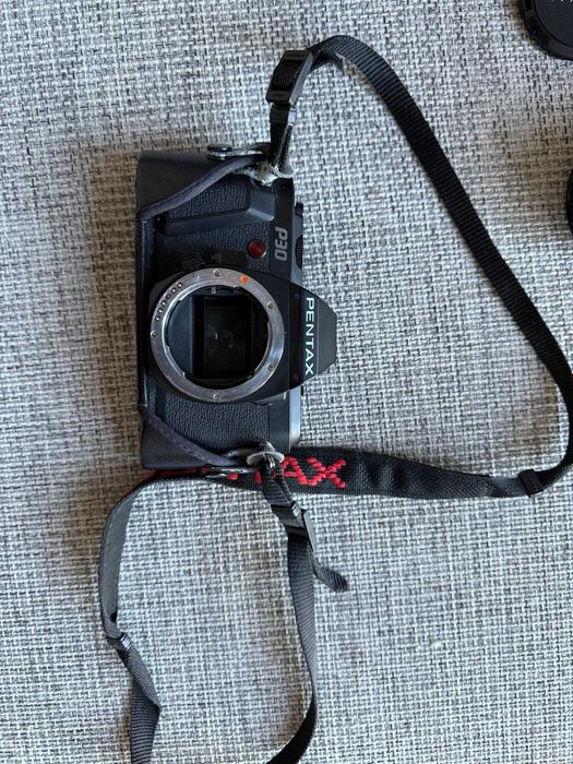 Aparat foto pe film Pentax P30 + obiectiv SMC Pentax 50mm f/1.4