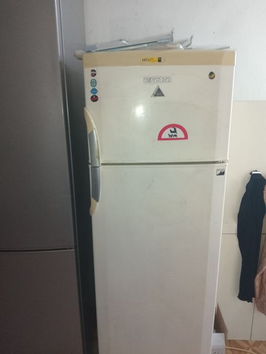 Frigider Artic cu congelator