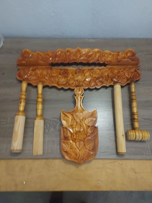 Декоративные деревянные кухонные наборы ручной работы.