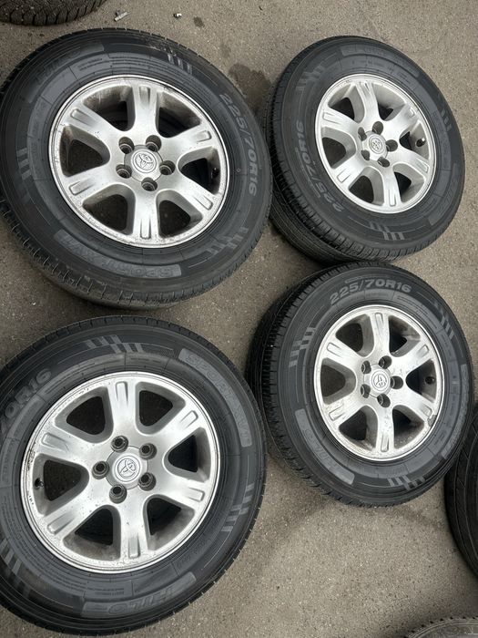 Продам диски на Тойота Хайландер 225/70/16 с шинами