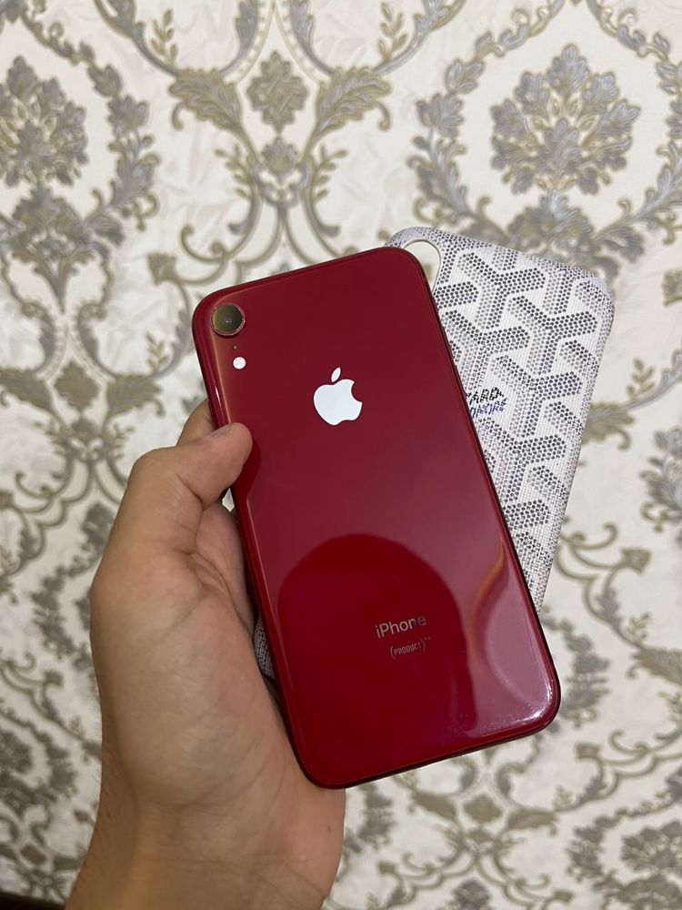 iPhone XR  64Gb