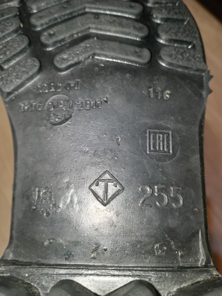 Продам сапоги резиновые 40р.