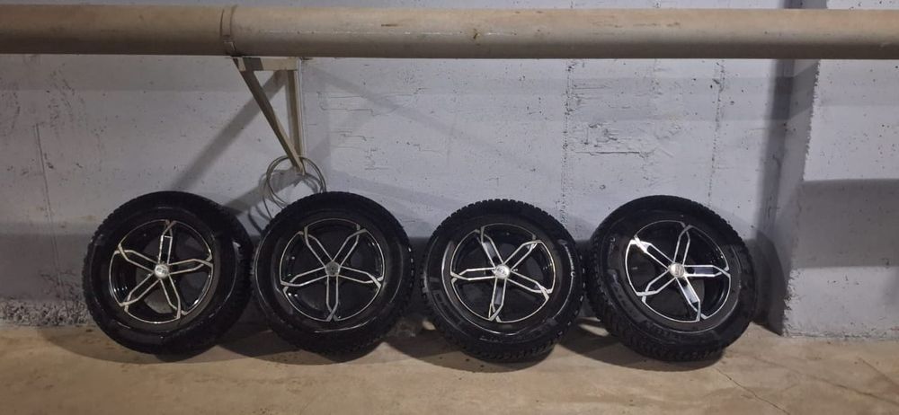 Диски с резиной на Mitsubishi Outlander 215/70/r16
