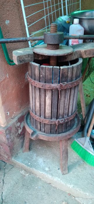 Presă, Storcător de struguri, de Vînzare