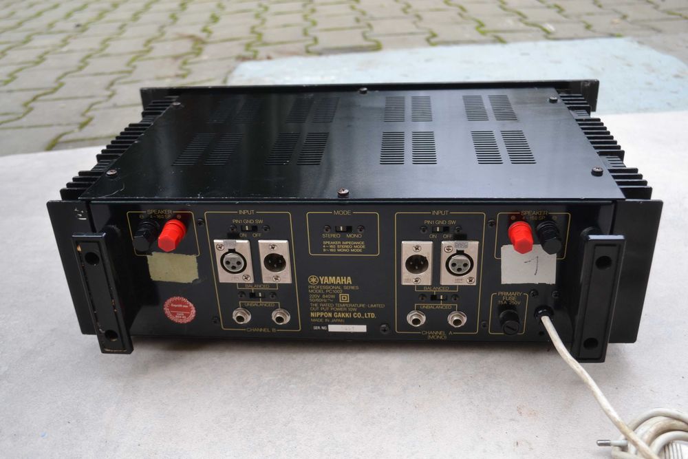 Amplificator Putere Yamaha PC 1002 Professional Series