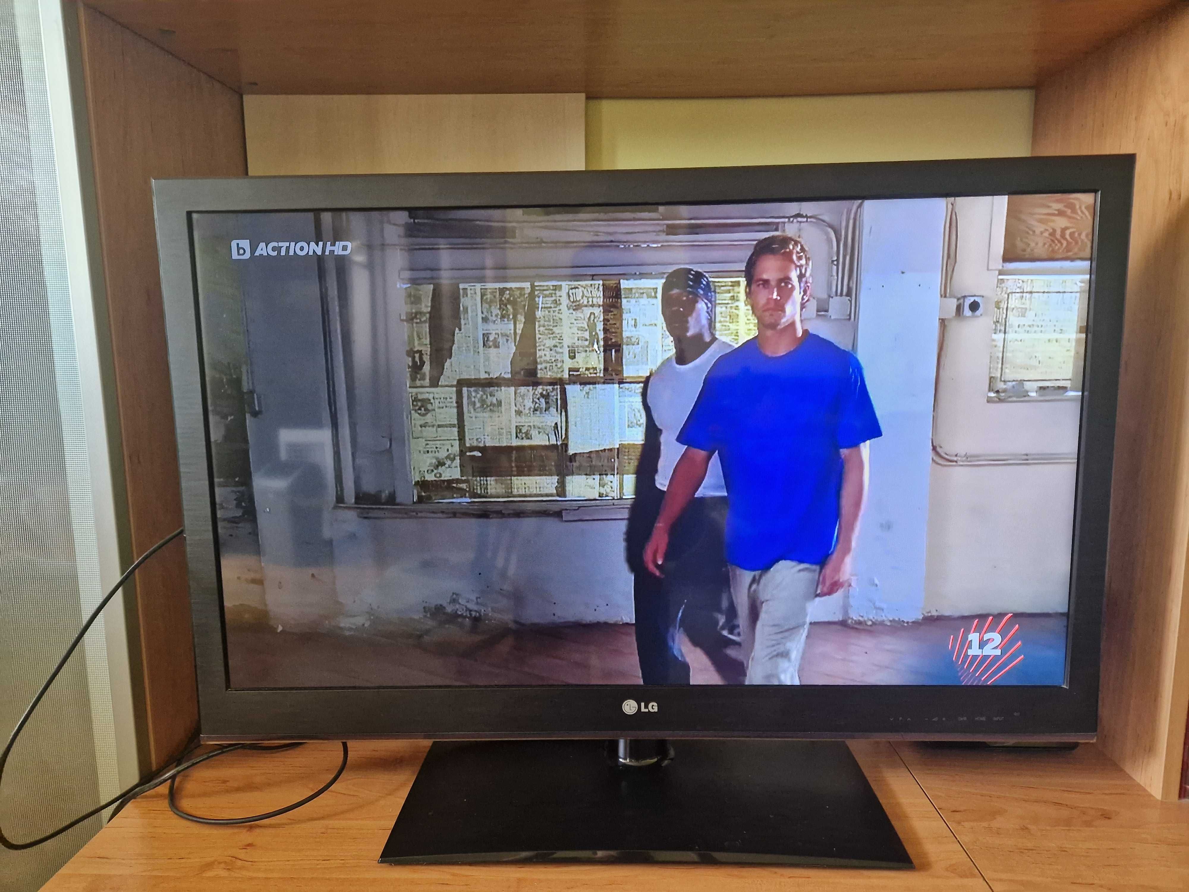 Телевизорът LG 37LV3550