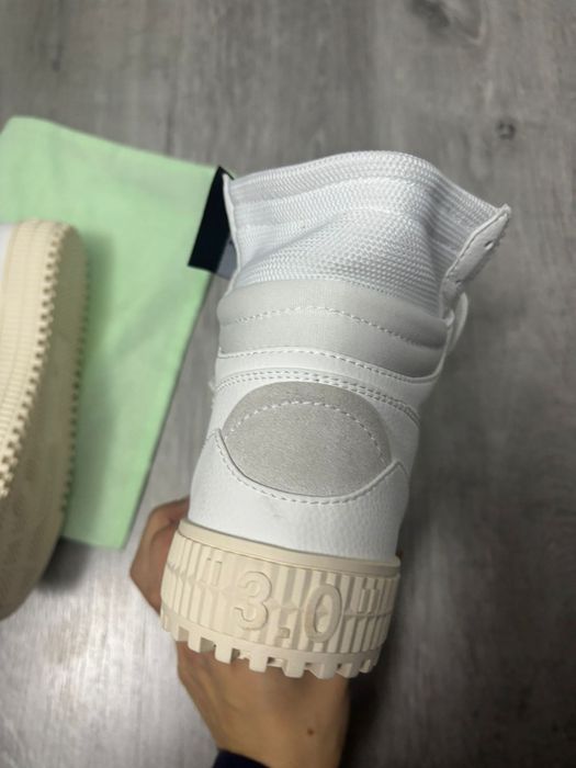 Off white court 3.0