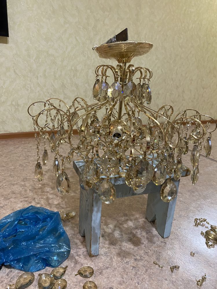 Хрустальная люстра