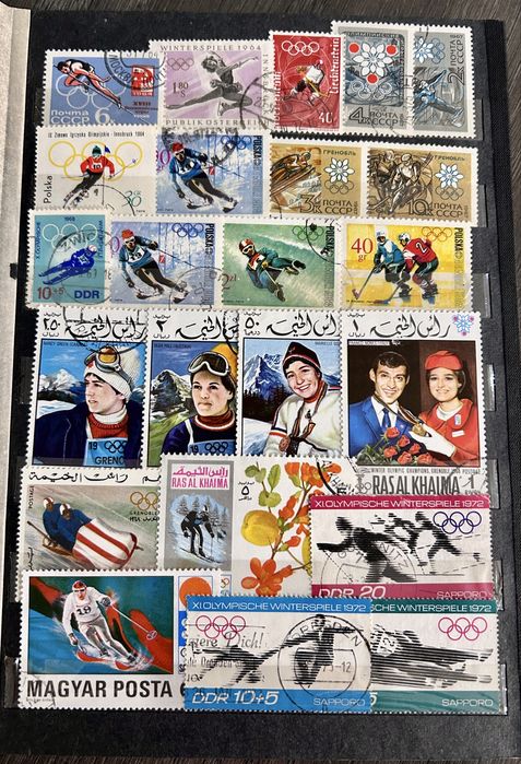 JG111. Класьор с 640 пощенски марки на тема  “ Спорт “