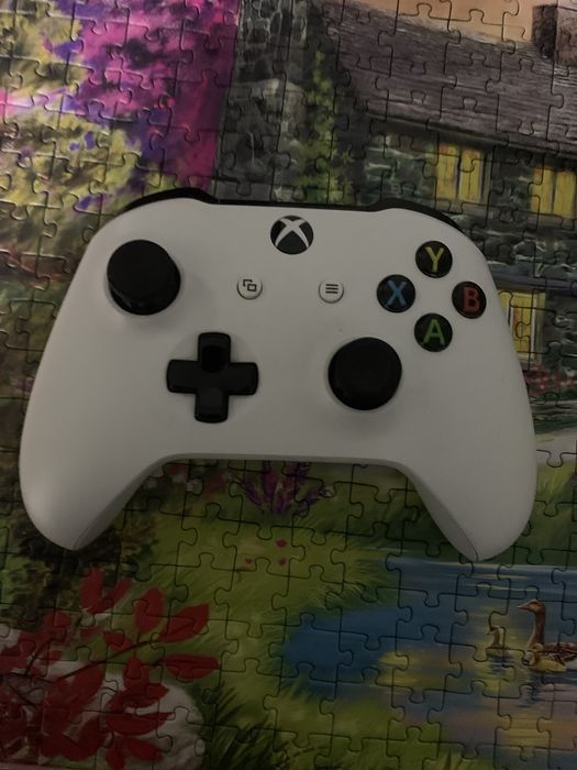 Xbox one 2 controllere+5 jocuri