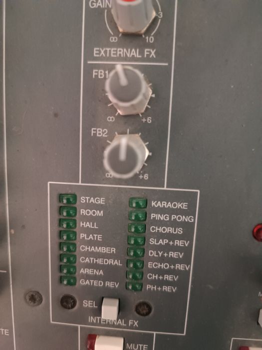 vând sau schimb mixer pasiv perfect funcțional, cu efecte de voce foar
