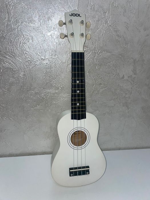 Срочно Продам укулеле