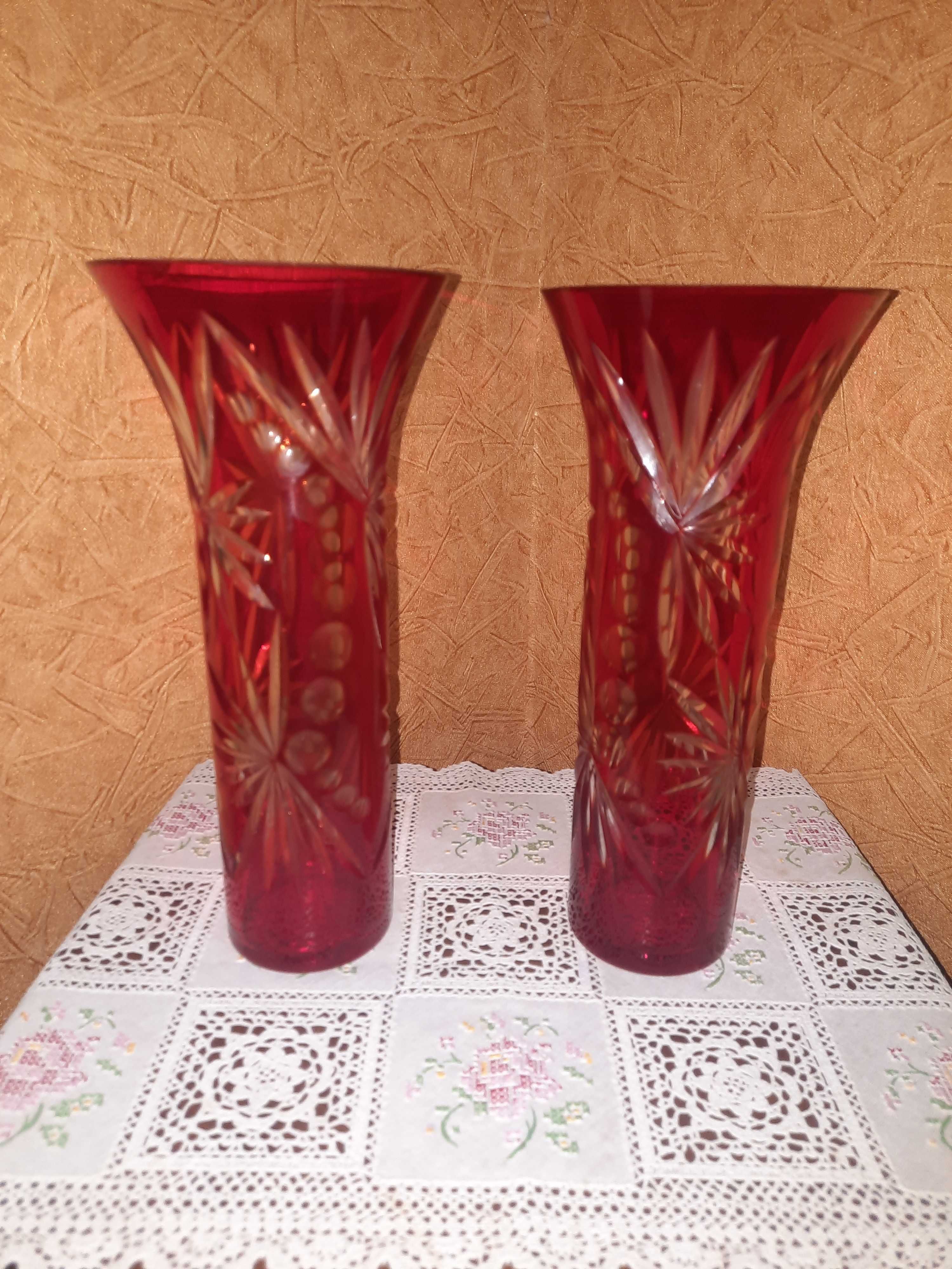 Винтажные, очень красивые вазы  из рубинового накладного хрусталя