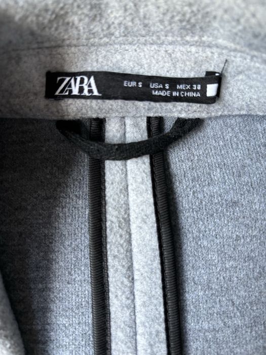Палто/Zara.