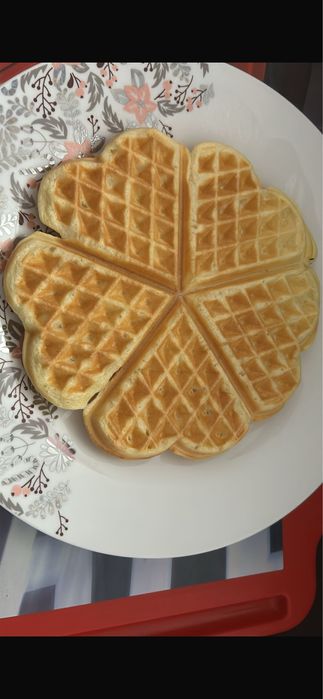 Aparat waffle si briose