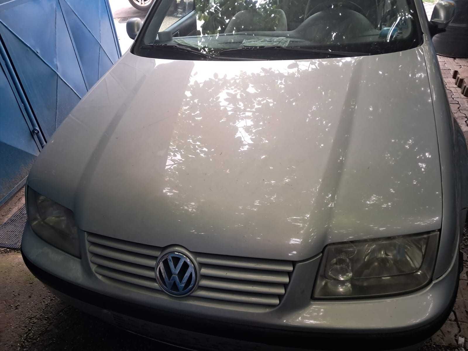 Vw Bora capota motor, parbriz original, din dezmembrari