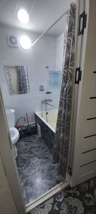 Сотилади Чилонзор 24 квартал 1 хонали 42 кв м евро ремонт