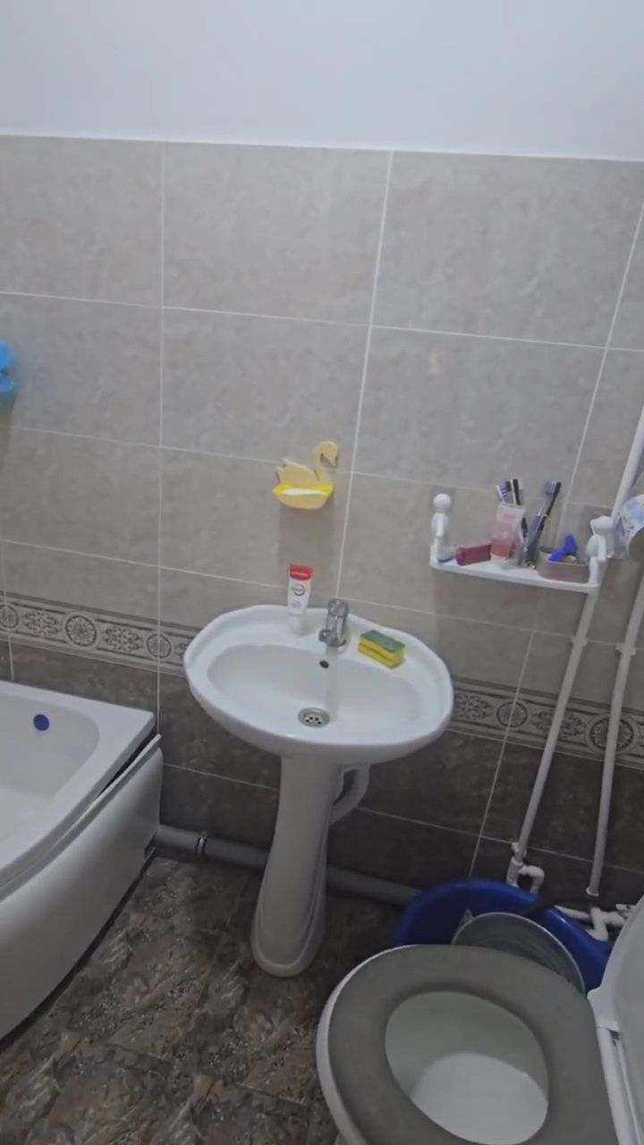 Dom kivartira zudlik bn sotiladi
