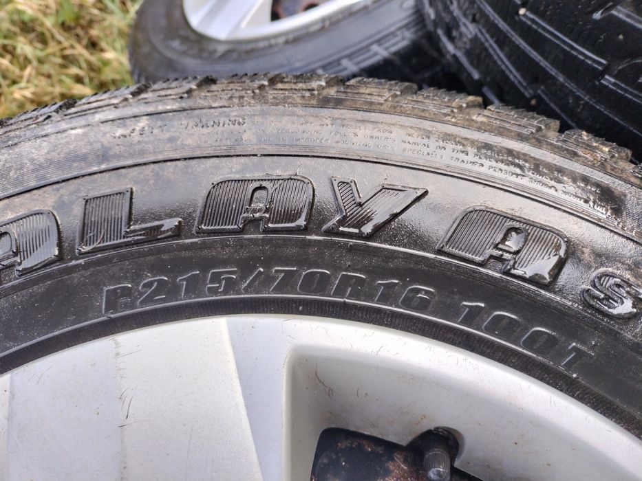Vând cauciucuri de iarnă