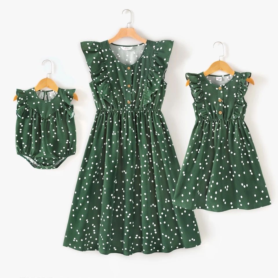 Нови зелени рокли мама и дете