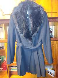 Palton negru cu guler de blanita