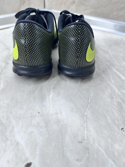 Детски маратонки NIkE 32номер  Футболни маратонки