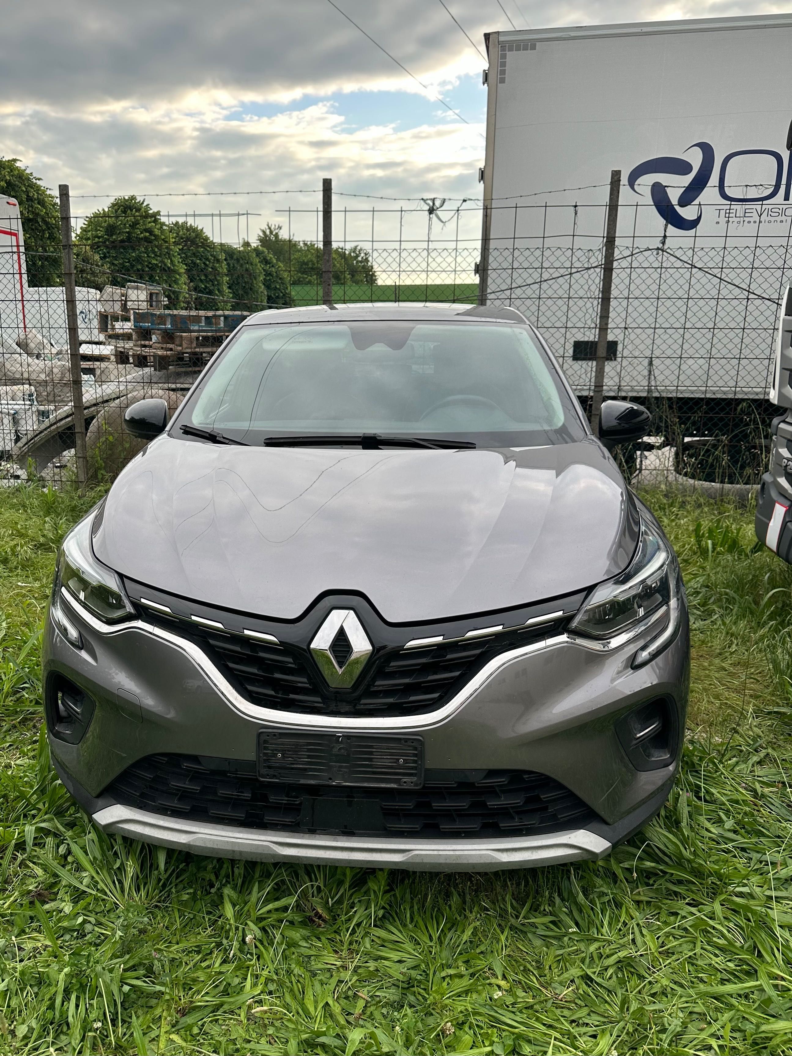 Renault Captur 1.6 PHEV E-Tech Intens CUTIE DE VITEZA defecta