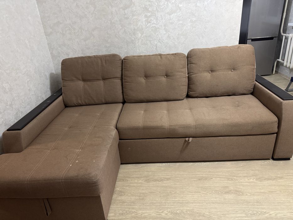 Срочно продам диван 2.40см