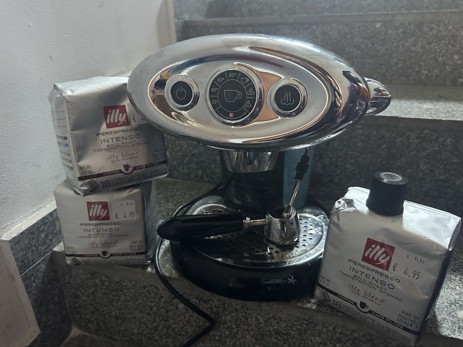 Кафе машина с капсули Illy