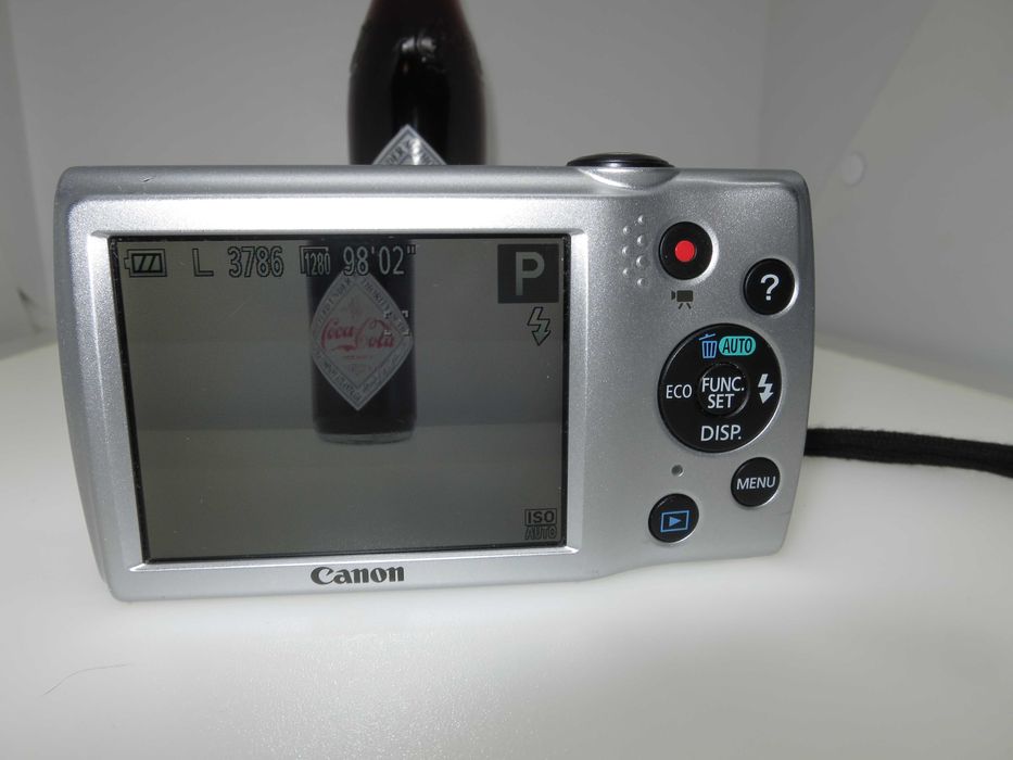 Canon PowerShot A2500 фотоапарат камера в отлично състояние червен
