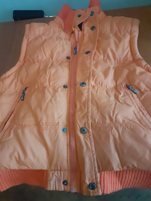 Продавам дамски  якета  Размер s.
