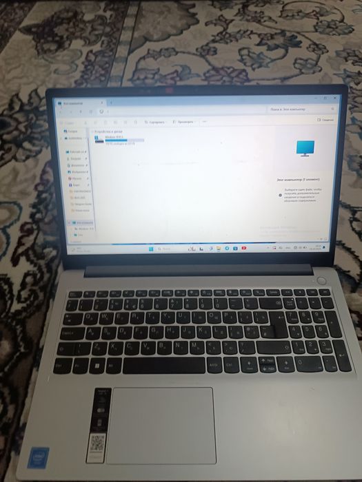lenova notebook yangi holatda