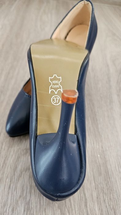 Обсалютно Новые туфли 37р