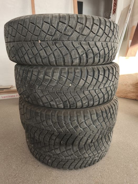 Зимни гуми 215 65 16