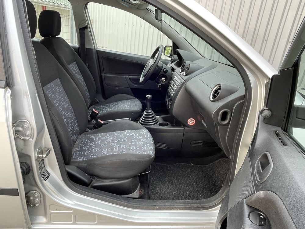 Ford Fiesta 1.4MPI benzina 80CP 2005 EURO-4 *Stare foarte buna*