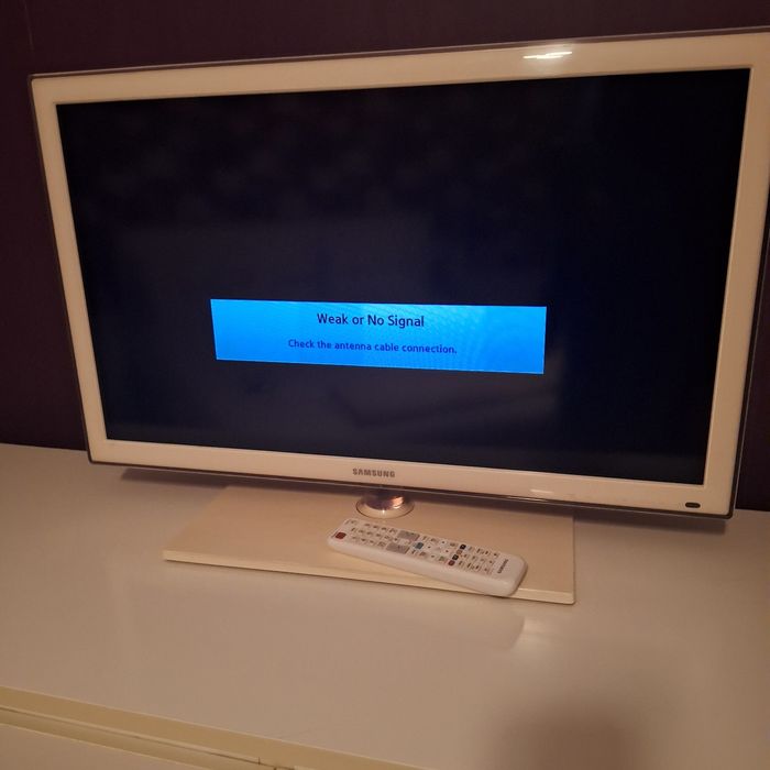 Samsung телевизор 32инча